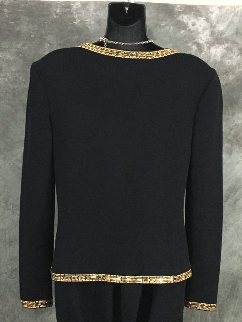 BEAUTIFUL St John evening knit black gold rhinestones embellished skirt suit 6 - Picture 8 of 10